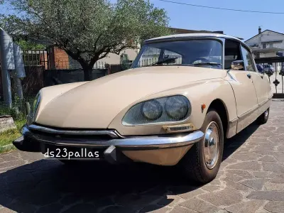 Usata Citroën DS 124 CV (91 kW) 1974 Beige Berlina