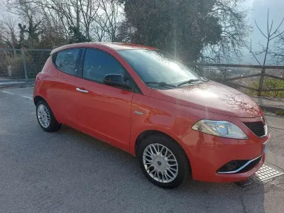 Usata Lancia Ypsilon Gold 95 CV (69 kW) 2018 Utilitaria