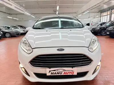 Gebraucht Ford Fiesta Titanium 75 PS (55 kW) 2016 Weiß Kleinwagen