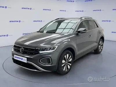 Usata VW T-Roc Life 116 CV (85 kW) 2025 Grigio scuro SUV