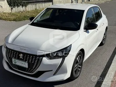 Usata Peugeot 208 Allure 75 CV (55 kW) 2022 Bianco Utilitaria