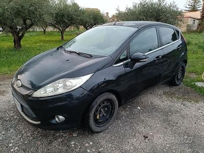 Usata Ford Fiesta 68 CV (50 kW) 2010 Nero Berlina