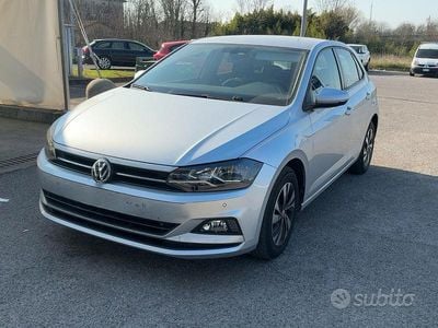 Usata VW Polo Comfortline 90 CV (66 kW) 2018 Grigio Utilitaria