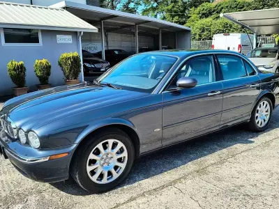 Usata Jaguar XJ6 238 CV (175 kW) 2004 Grigio Berlina