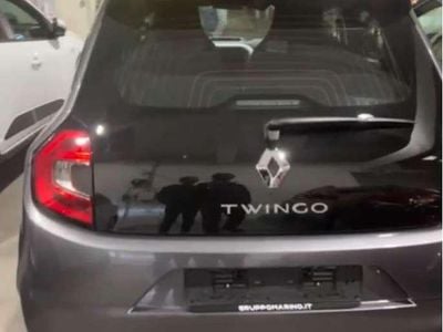 Usata Renault Twingo 30 kW (42 CV) 2023 Grigio Utilitaria