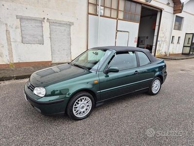Usata VW Golf Cabriolet Highline 100 CV (73 kW) 1999 Verde Cabrio