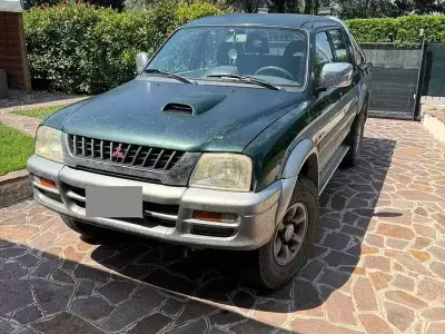 Usata Mitsubishi L200 100 CV (73 kW) 2000 Verde Pick-up