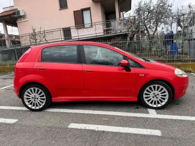 Usata Fiat Grande Punto Sport 131 CV (96 kW) 2008 Rosso Utilitaria