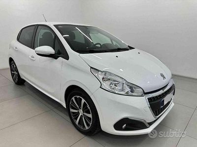 Usata Peugeot 208 Allure 82 CV (60 kW) 2019 Bianco Utilitaria