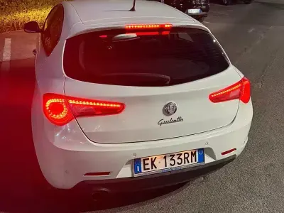 Usata Alfa Romeo Giulietta 109 CV (80 kW) 2011 Bianco Utilitaria