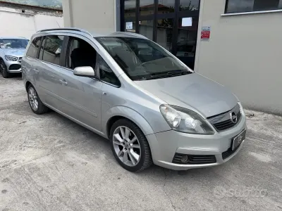 Usata Opel Zafira Cosmo 120 CV (88 kW) 2007 Grigio Monovolume