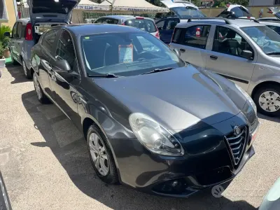 Usata Alfa Romeo Giulietta 140 CV (102 kW) 2011 Marrone Utilitaria