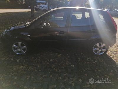 Gebraucht Ford Fiesta 75 PS (55 kW) 2007 Schwarz Kleinwagen