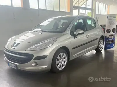 Gebraucht Peugeot 207 88 PS (64 kW) 2006 Grau Limousine