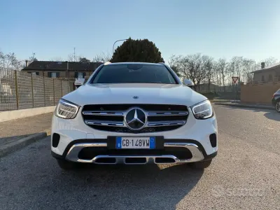 Usata Mercedes GLC200 163 CV (119 kW) 2020 Bianco SUV