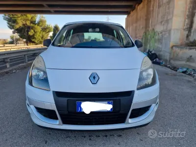 Brugt Renault Scénic III XMOD 110 HK (80 kW) 2012 Hvid MPV