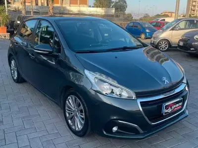 Usata Peugeot 208 Allure 75 CV (55 kW) 2016 Grigio Utilitaria