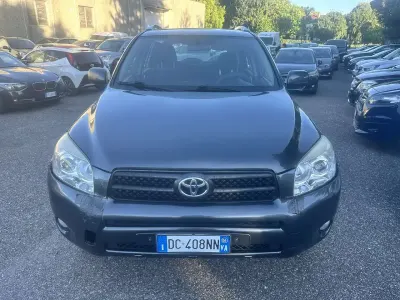 Usado Toyota RAV4 Luxury 136 CV (100 kW) 2006 Gris SUV