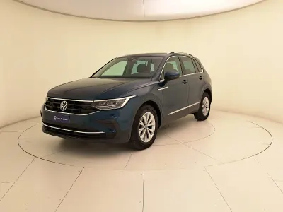 Usata VW Tiguan Life 150 CV (110 kW) 2022 Nightshade blue metallizzato SUV
