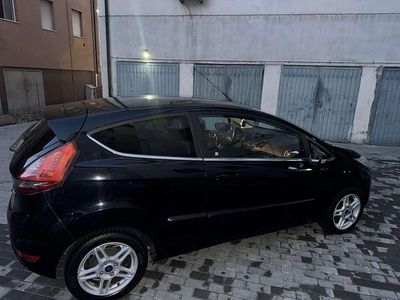 Usata Ford Fiesta Titanium 75 CV (55 kW) 2014 Berlina