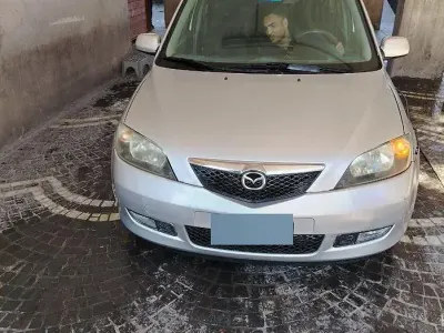 Usata Mazda 2 75 CV (55 kW) 2004 Grigio Utilitaria
