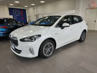 Usata BMW 225 Luxury Line 136 CV (100 kW) 2023 Bianco Monovolume