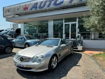 Begagnad Mercedes SL500 306 HK (225 kW) 2004 Grå Cab
