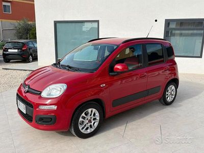 Usata Fiat Panda Lounge 95 CV (69 kW) 2015 Rosso Utilitaria