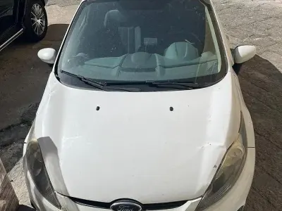 Usata Ford Fiesta 97 CV (71 kW) 2010 Giallo Berlina