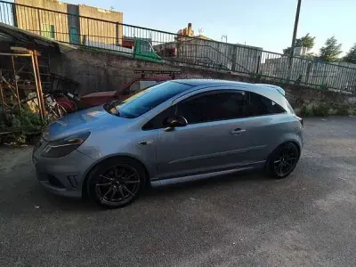 Usata Opel Corsa Sport 90 CV (66 kW) 2009 Utilitaria