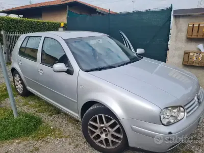 Usata VW Golf IV 105 CV (77 kW) 2002 Grigio Utilitaria