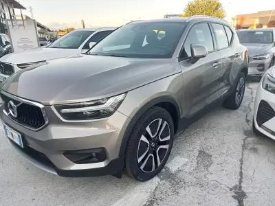 Usata Volvo XC40 Momentum 190 CV (139 kW) 2020 SUV