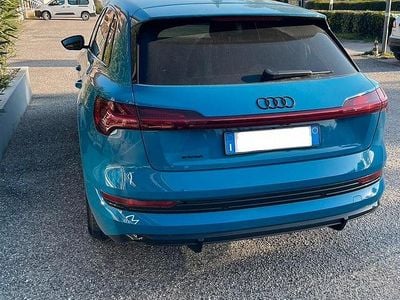 Usata Audi Q8 e-tron Ambiente 300 kW (408 CV) 2020 Blu/azzurro SUV