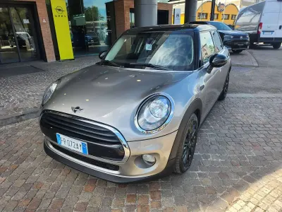 Usata Mini Cooper D Business 116 CV (85 kW) 2018 Grigio Utilitaria
