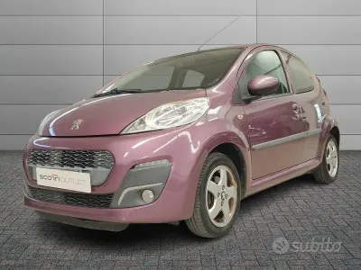 Usata Peugeot 107 Urban Move 68 CV (50 kW) 2012 Rosso Utilitaria