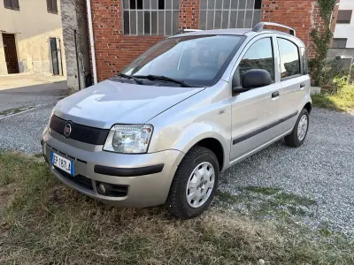 Usata Fiat Panda Emotion 75 CV (55 kW) 2012 Argento Utilitaria