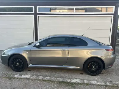 Begagnad Alfa Romeo GT 150 HK (110 kW) 2007 Sportkupé