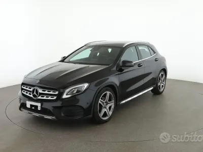 Usata Mercedes GLA200 AMG Line Premium Plus 136 CV (100 kW) 2018 Nero SUV