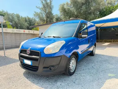 Usata Fiat Doblò 90 CV (66 kW) 2013 Blu Monovolume