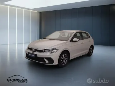 Usata VW Polo Life 95 CV (69 kW) 2023 Grigio Utilitaria