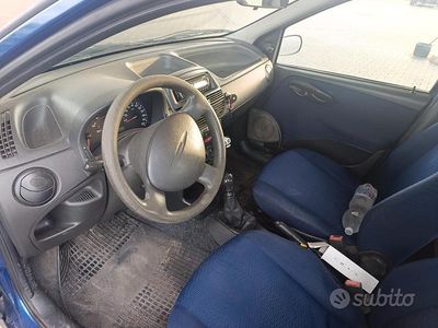 Usata Fiat Punto 2002 Blu Berlina