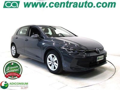 Usata VW Golf VIII Life 116 CV (85 kW) 2025 Grigio Berlina