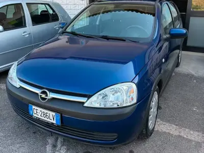 Usata Opel Corsa 75 CV (55 kW) 2002 Blu Utilitaria
