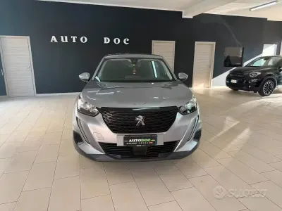 Usata Peugeot 2008 Active 110 CV (80 kW) 2021 Grigio SUV