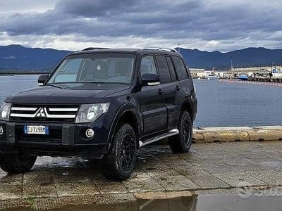 Usata Mitsubishi Pajero 200 CV (147 kW) 2011 Blu SUV