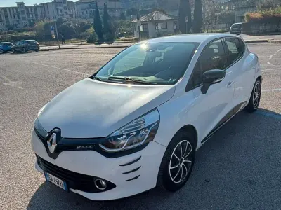 Usata Renault Clio 73 CV (53 kW) 2014 Bianco Berlina