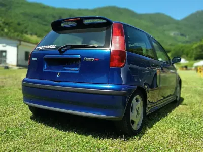Usata Fiat Punto 133 CV (97 kW) 1994 Blu/azzurro Berlina