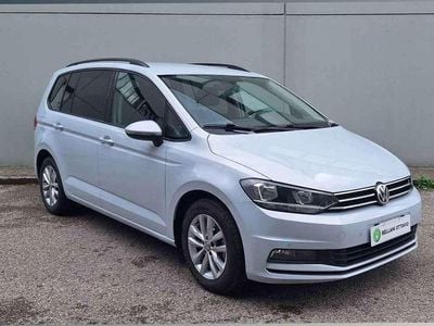 Begagnad VW Touran Executive 116 HK (85 kW) 2018 Grå Minibuss