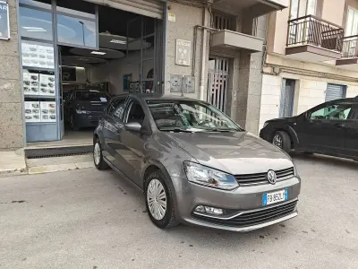 Usata VW Polo Trendline 75 CV (55 kW) 2016 Grigio Berlina
