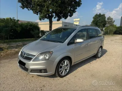 Usata Opel Zafira Cosmo 120 CV (88 kW) 2005 Grigio Monovolume